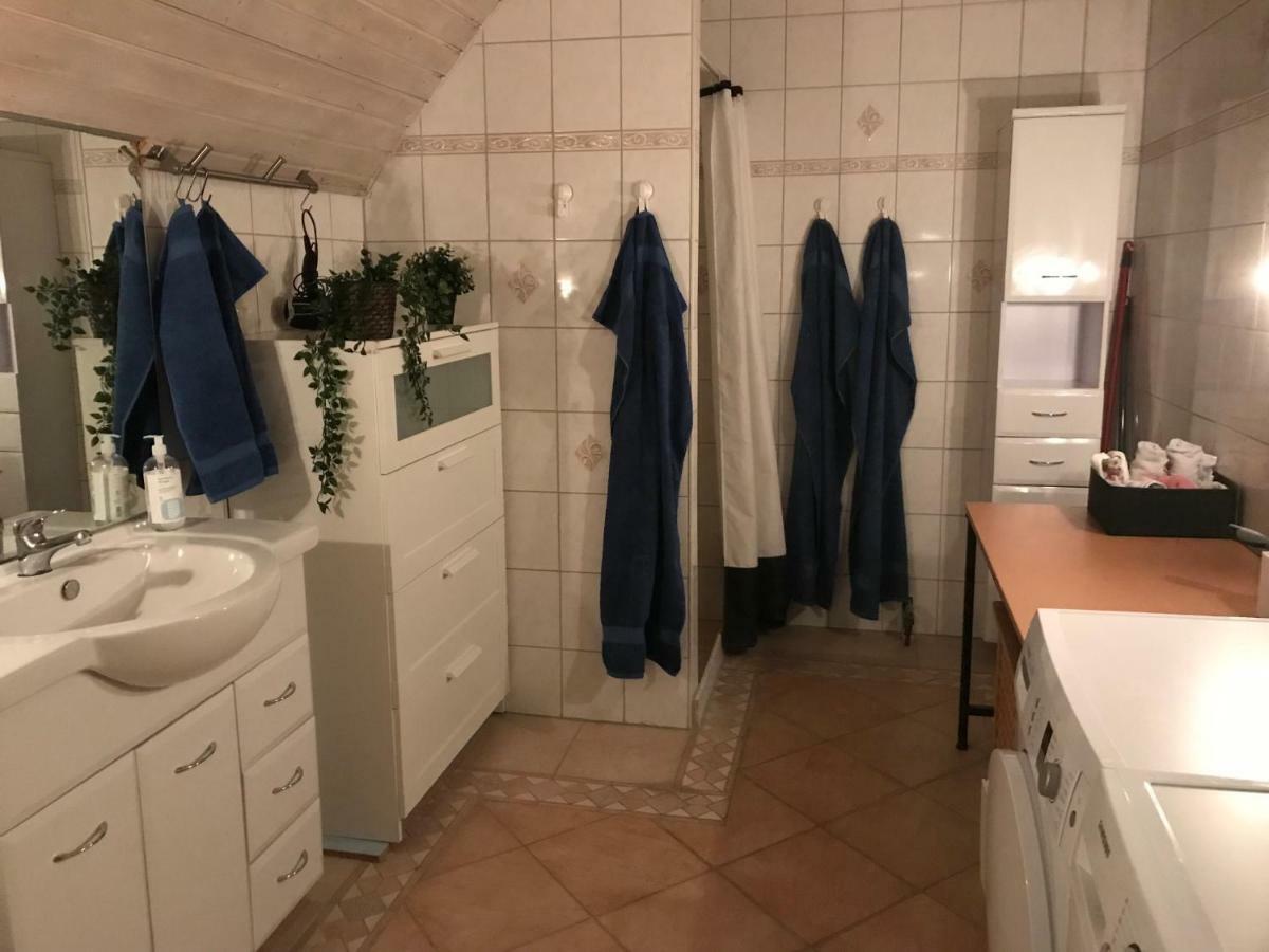 Centralt I Gentofte I 2 Plan, Ved S-Tog Og Busser Kültér fotó